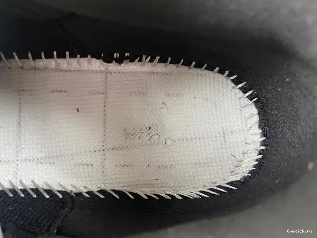 One Kick 136064-020 Cyber 3 Jordan Retro (2016) Monday 0624